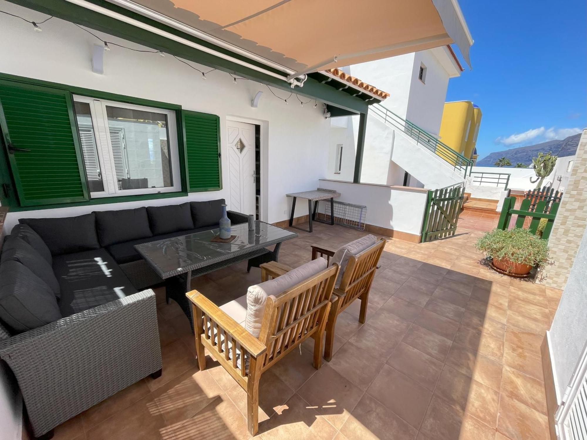 Newly Renovated Apartment With 2 Terrace, 2 Bedroom, 5Min Beach Puerto de Santiago  Bagian luar foto