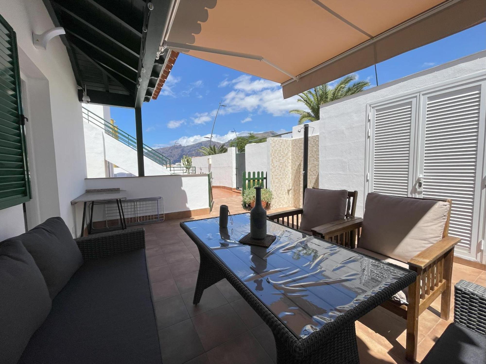 Newly Renovated Apartment With 2 Terrace, 2 Bedroom, 5Min Beach Puerto de Santiago  Bagian luar foto