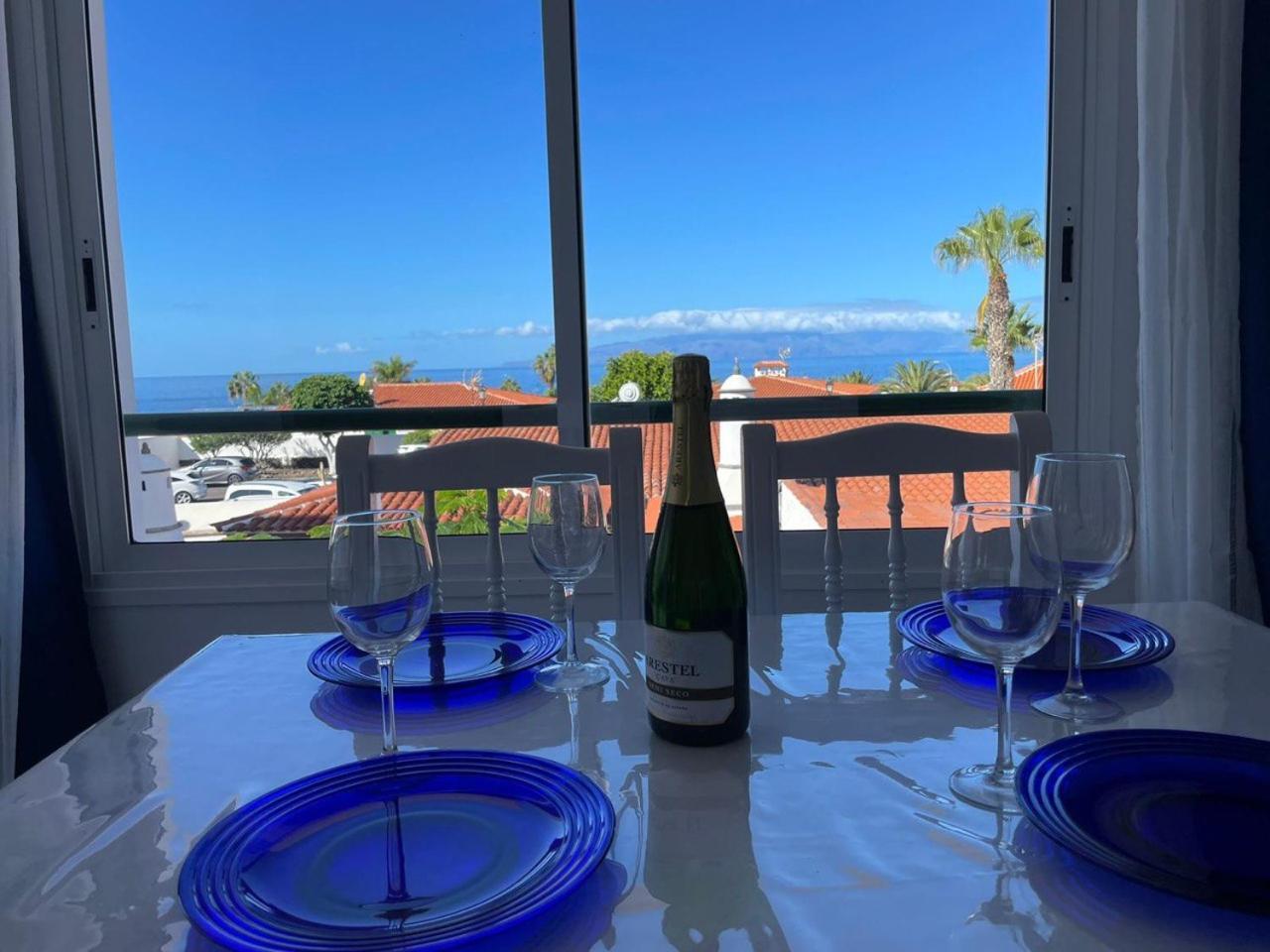 Newly Renovated Apartment With 2 Terrace, 2 Bedroom, 5Min Beach Puerto de Santiago  Bagian luar foto
